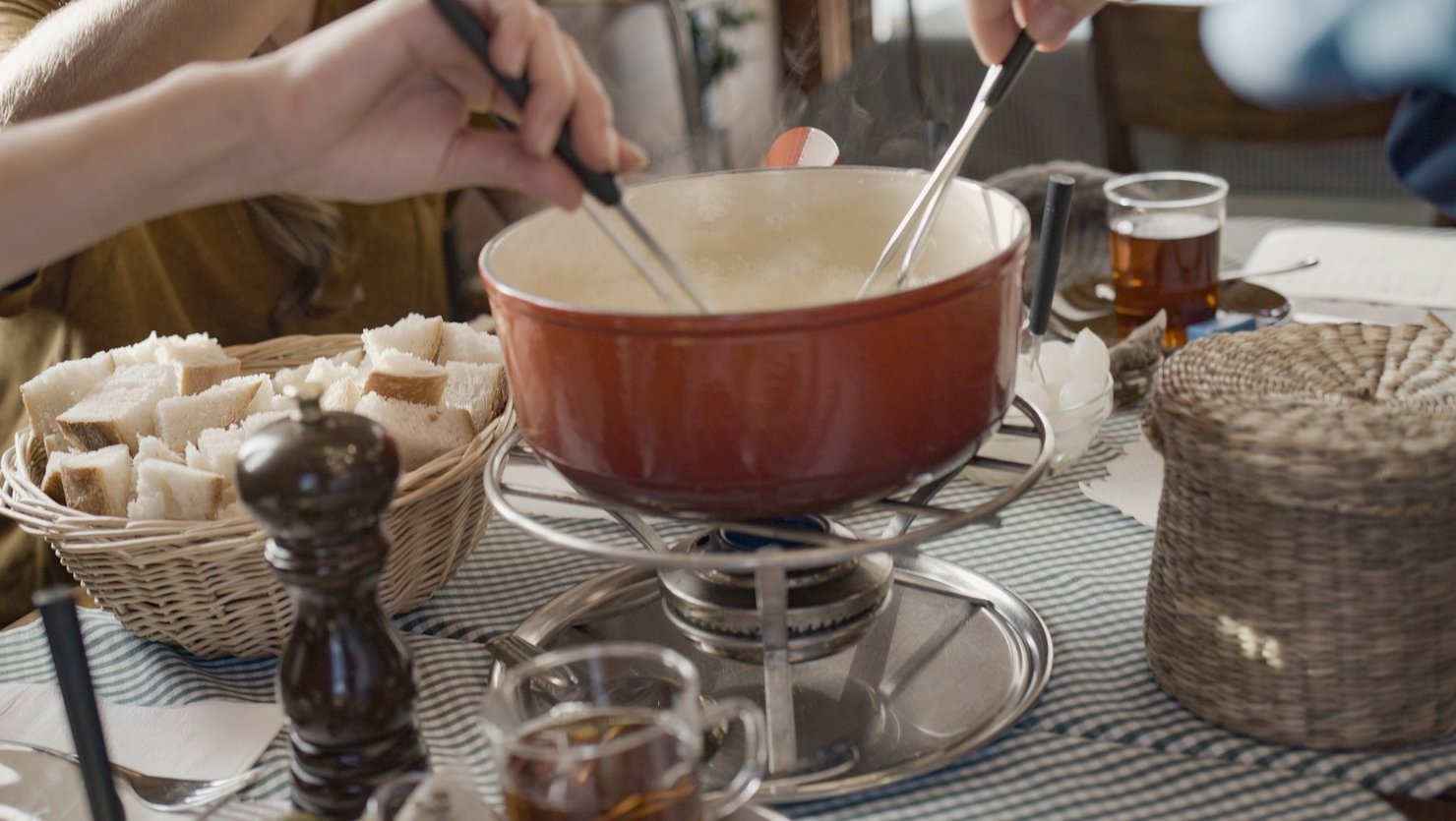 RundumsFondue_Caquelon.jpeg