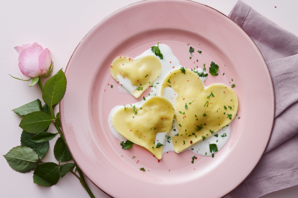 Raviolis de corazón con Emmentaler AOP y salsa Prosecco